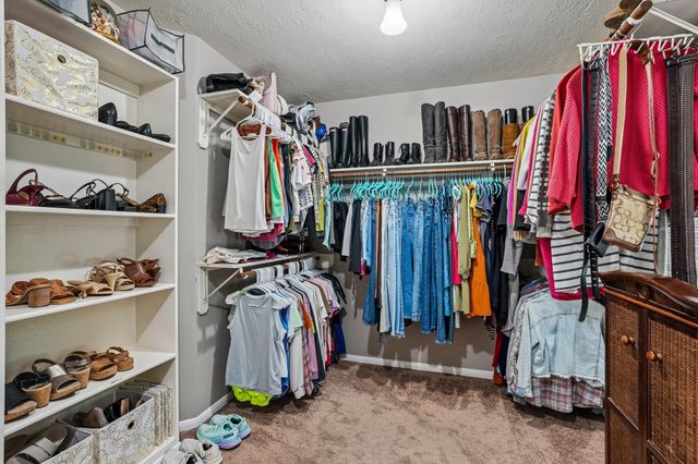 10900 Sycamore Drive N, La Porte, TX 77571