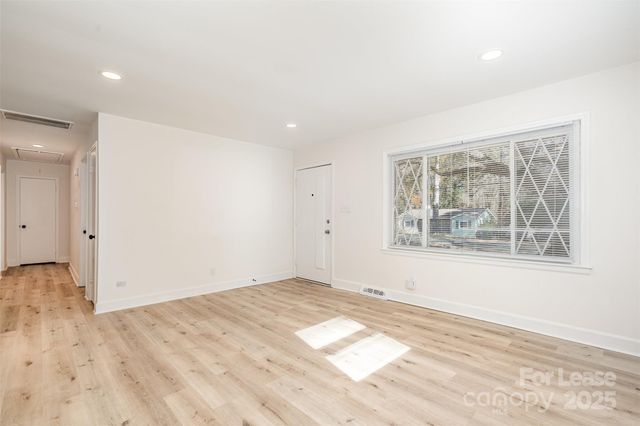 7726 Wallace Lane, Charlotte, NC 28212