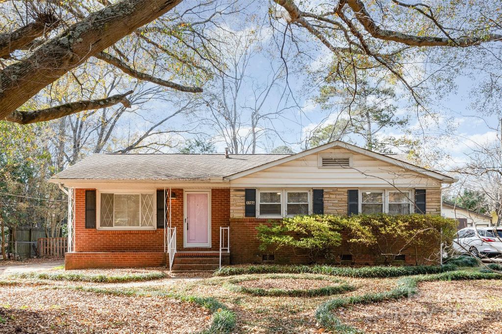 7726 Wallace Lane, Charlotte, NC 28212