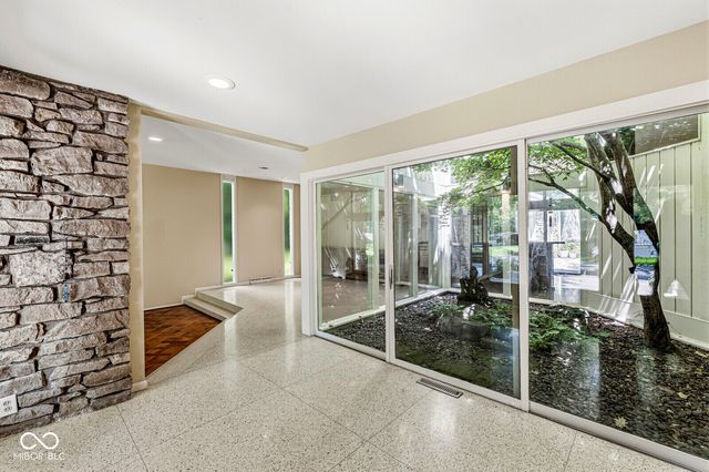 232 Williams Drive, Indianapolis, IN 46260