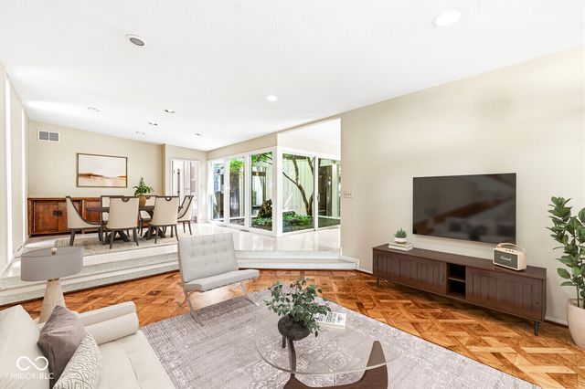 232 Williams Drive, Indianapolis, IN 46260