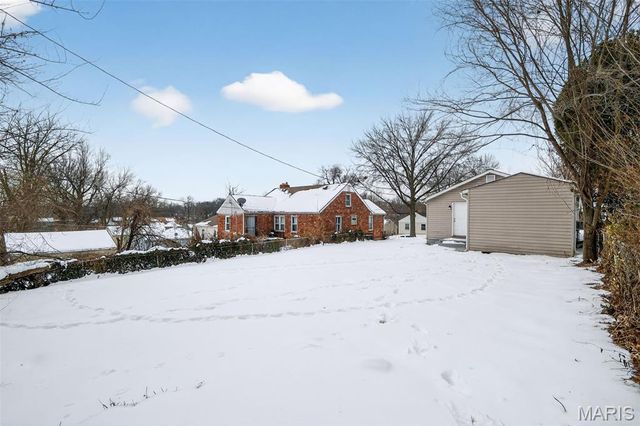 308 Superior Drive, St Louis, MO 63135