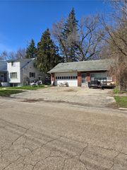 2601 Bennett Avenue, Flint, MI 48506