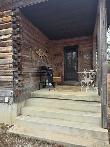 8830 State Hwy E, Houston, MO 65483