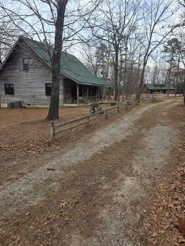 8830 State Hwy E, Houston, MO 65483