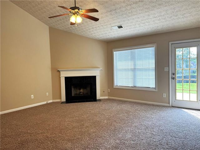 1277 Poison Oak Ct, Lawrenceville, GA 30045
