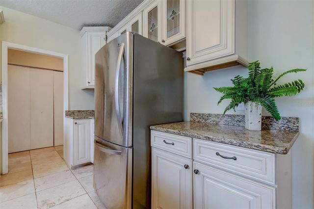 9401 WOODBAY DRIVE, Tampa, FL 33626