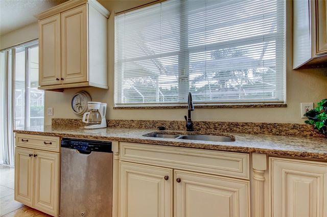 9401 WOODBAY DRIVE, Tampa, FL 33626
