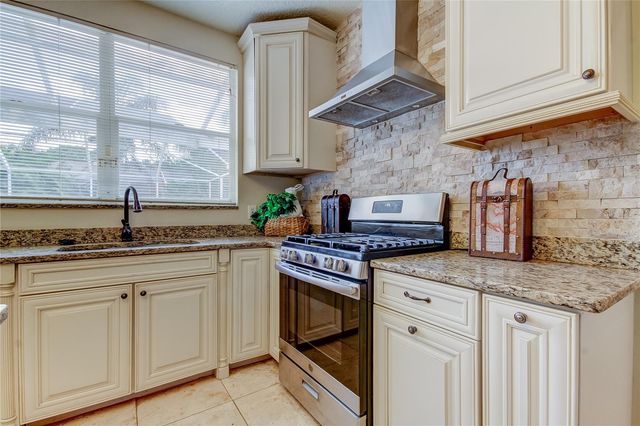 9401 WOODBAY DRIVE, Tampa, FL 33626