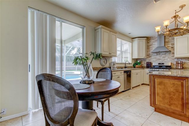 9401 WOODBAY DRIVE, Tampa, FL 33626