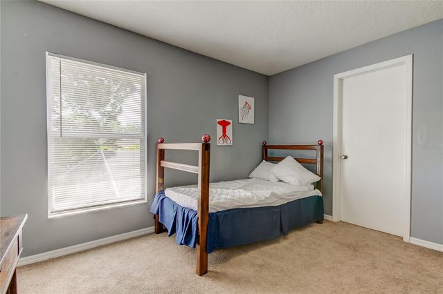 9401 WOODBAY DRIVE, Tampa, FL 33626