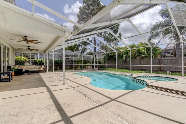 9401 WOODBAY DRIVE, Tampa, FL 33626