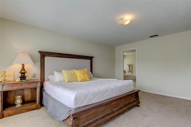 9401 WOODBAY DRIVE, Tampa, FL 33626