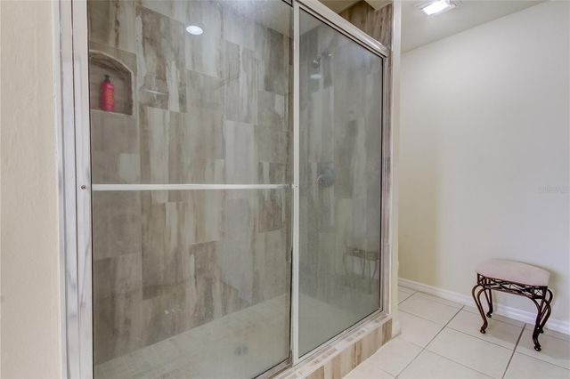 9401 WOODBAY DRIVE, Tampa, FL 33626