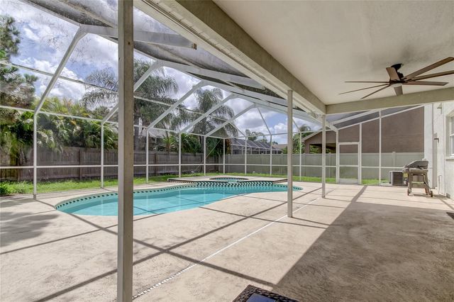 9401 WOODBAY DRIVE, Tampa, FL 33626