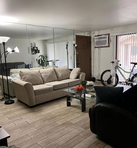 7214 W Wrightwood Avenue 1S, Elmwood Park, IL 60707