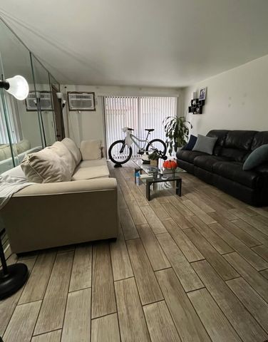 7214 W Wrightwood Avenue 1S, Elmwood Park, IL 60707