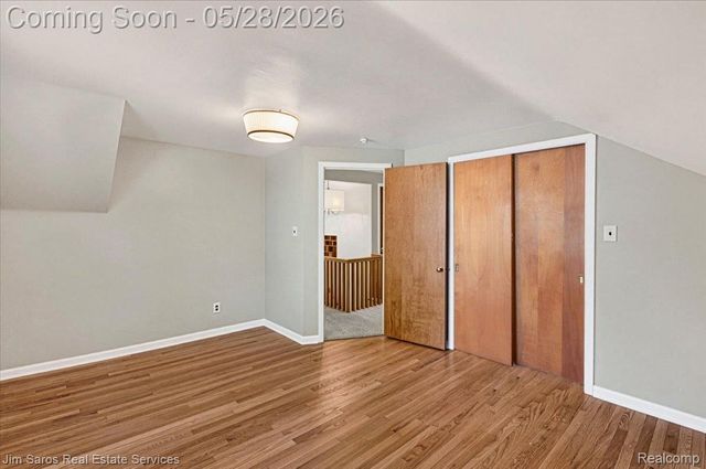 21252 Huntington Avenue, Harper Woods, MI 48225