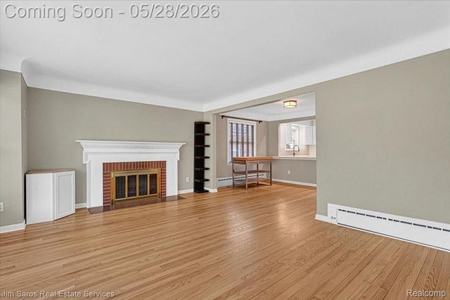 21252 Huntington Avenue, Harper Woods, MI 48225