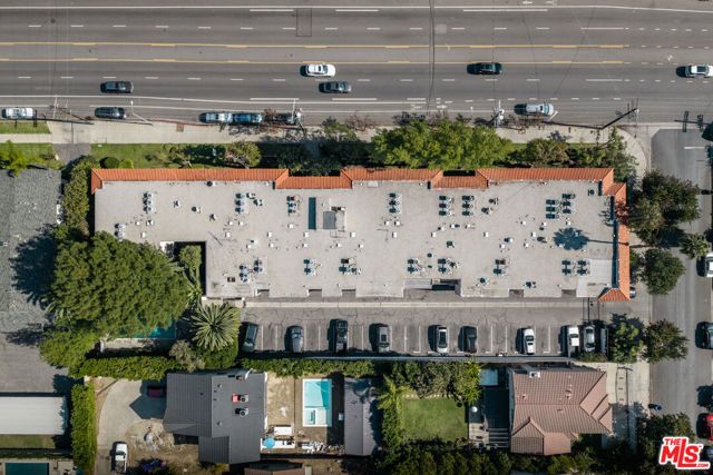 6121 Woodman Avenue, Van Nuys (los Angeles), CA 91401