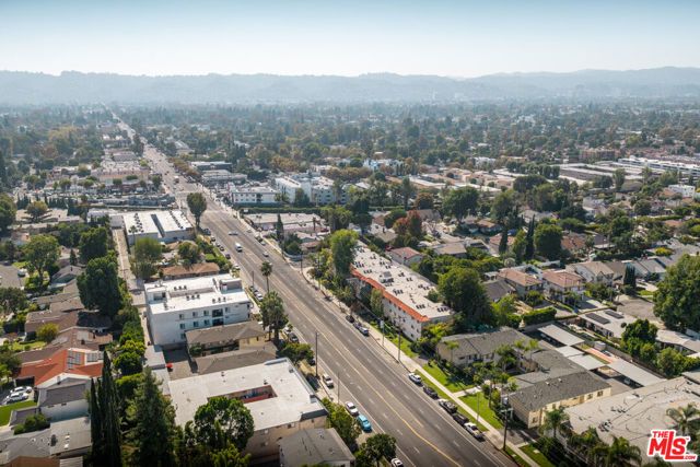 6121 Woodman Avenue, Van Nuys (los Angeles), CA 91401