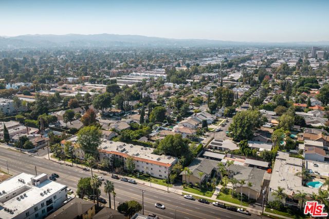 6121 Woodman Avenue, Van Nuys (los Angeles), CA 91401