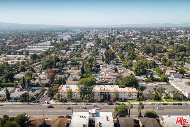 6121 Woodman Avenue, Van Nuys (los Angeles), CA 91401