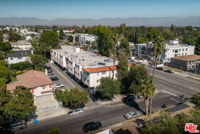 6121 Woodman Avenue, Van Nuys (los Angeles), CA 91401