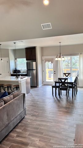 946 CYPRESS DR, Canyon Lake, TX 78133
