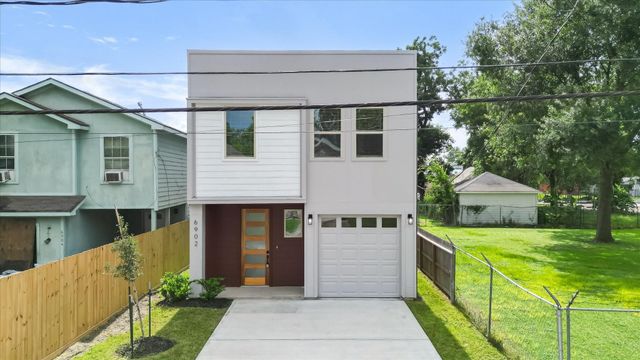 6902 Apollo Street, Houston, TX 77091