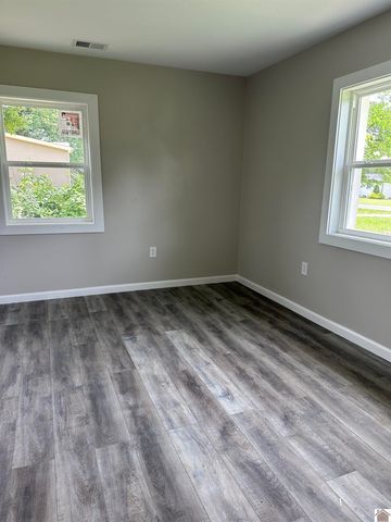 2010 Husband Road, Paducah, KY 42003