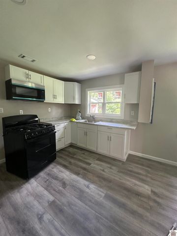2010 Husband Road, Paducah, KY 42003