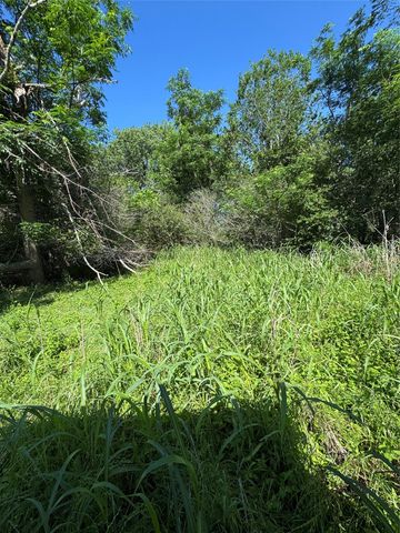 600 Gazley ST, Smithville, TX 78957
