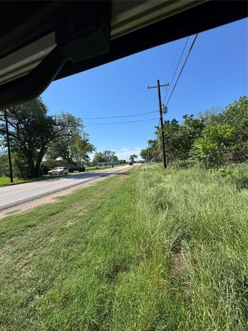 600 Gazley ST, Smithville, TX 78957