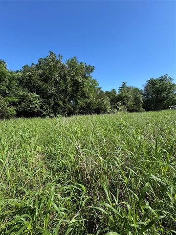 600 Gazley ST, Smithville, TX 78957