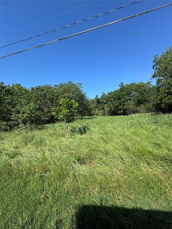 600 Gazley ST, Smithville, TX 78957