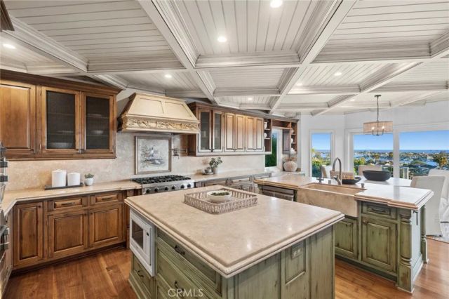 701 Kings Road, Newport Beach, CA 92663