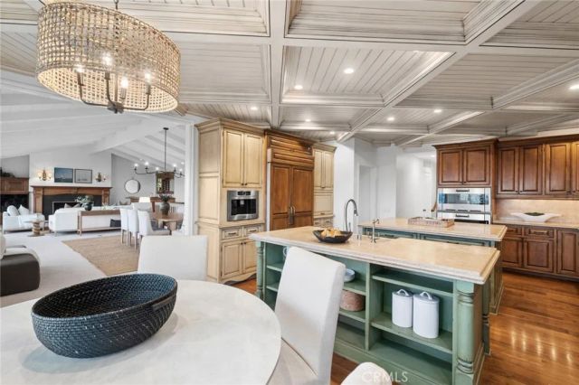 701 Kings Road, Newport Beach, CA 92663