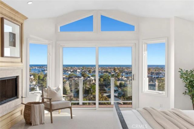 701 Kings Road, Newport Beach, CA 92663