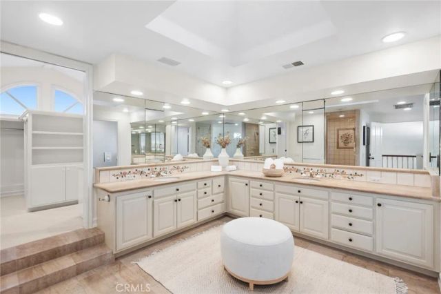 701 Kings Road, Newport Beach, CA 92663