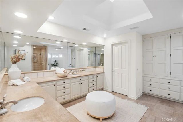 701 Kings Road, Newport Beach, CA 92663