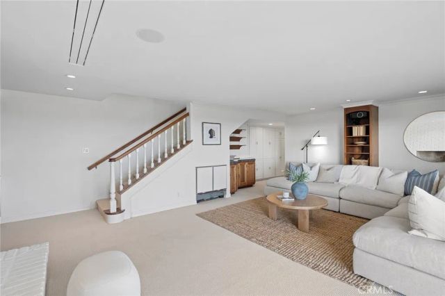 701 Kings Road, Newport Beach, CA 92663