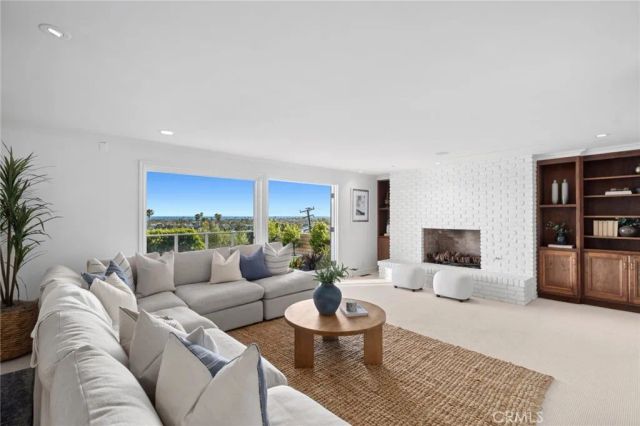 701 Kings Road, Newport Beach, CA 92663