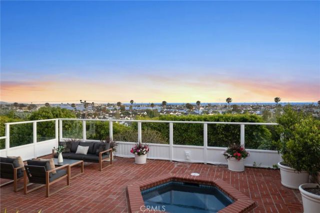 701 Kings Road, Newport Beach, CA 92663
