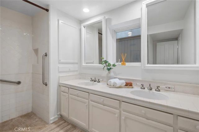 701 Kings Road, Newport Beach, CA 92663