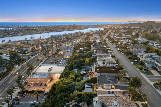 701 Kings Road, Newport Beach, CA 92663