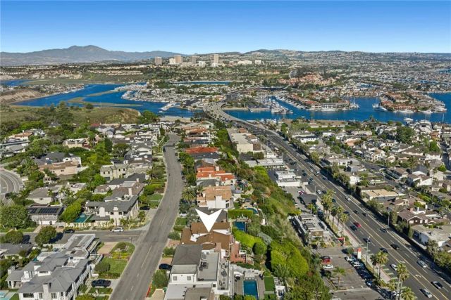 701 Kings Road, Newport Beach, CA 92663