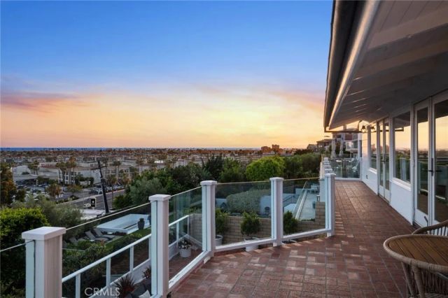 701 Kings Road, Newport Beach, CA 92663