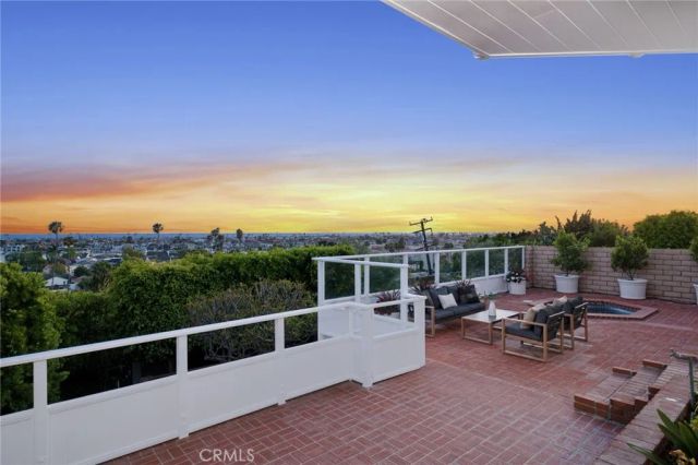 701 Kings Road, Newport Beach, CA 92663