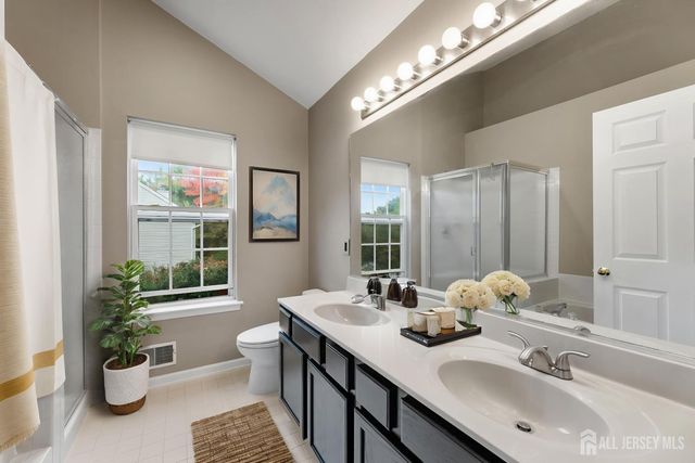 2 Rider Terrace, Montgomery, NJ 08540